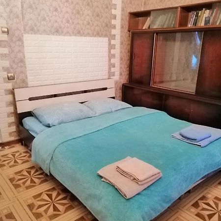 Рядом С Автовокзалом Lejlighed Odessa Eksteriør billede